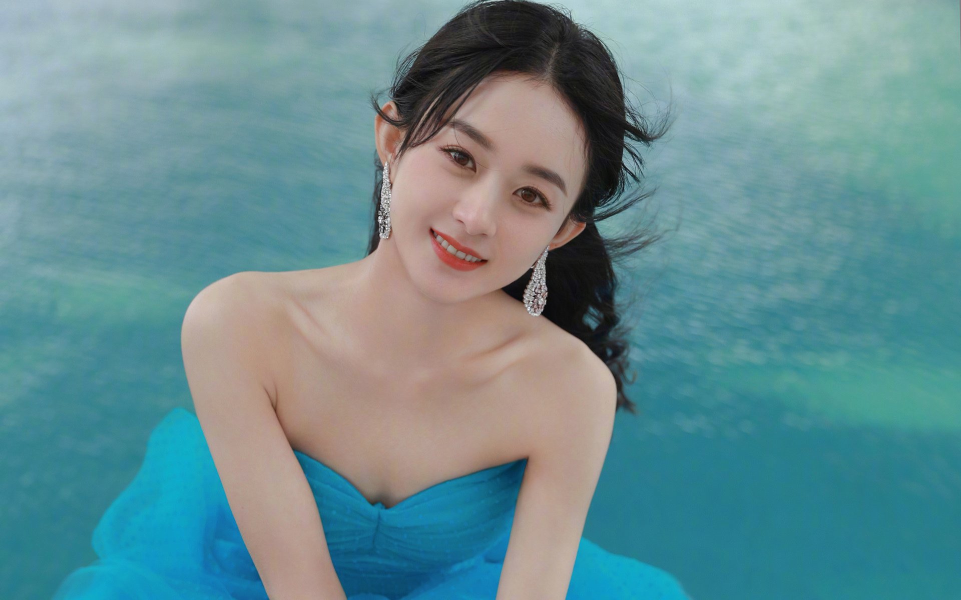 “东安湖体育公园赛场:龙舟赛事重燃传统水上竞技的魅力”