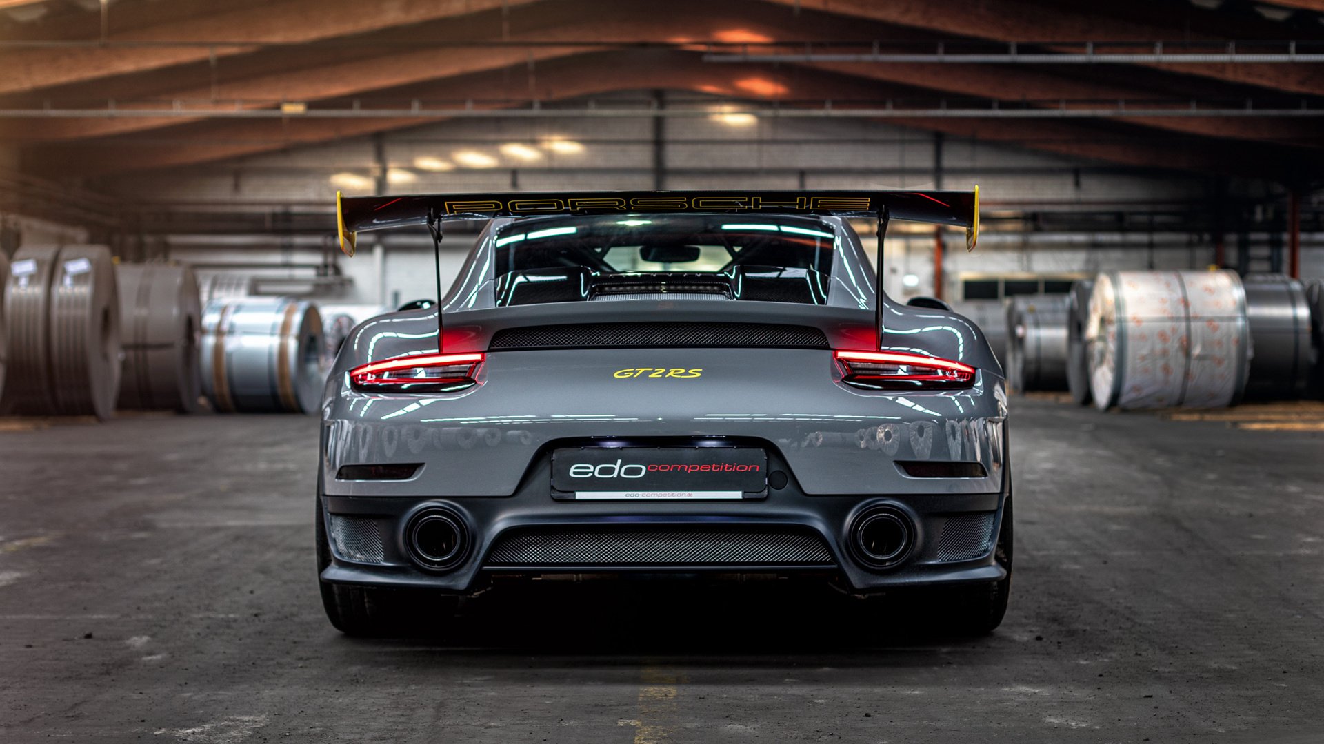 未来足球比赛场馆融入创新生态系统，打造绿色可持续典范，足球场馆建设